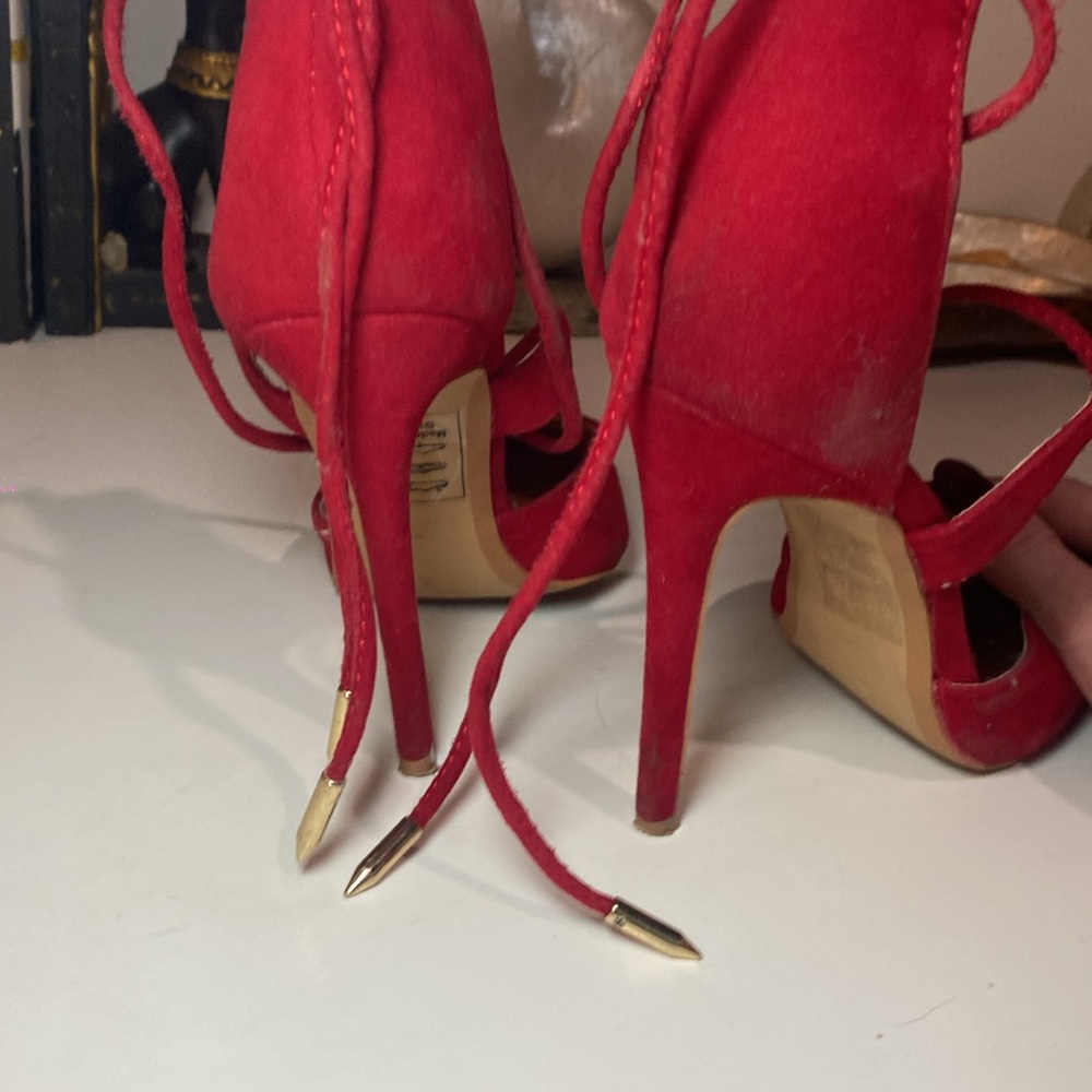 Red heels - Picture 3 of 4